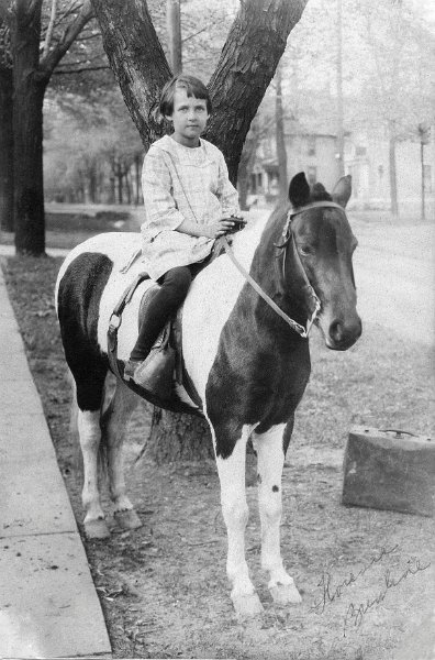Florence Bunline (1916-2000) on horse.jpg